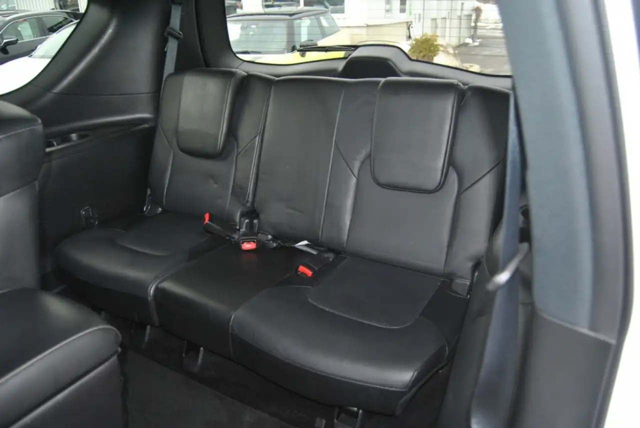 Infiniti QX80 - Image 11
