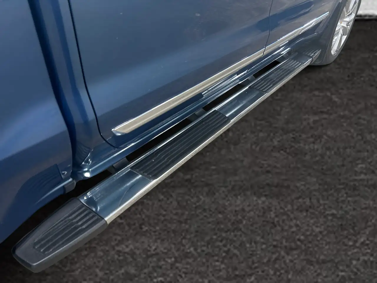 Chevrolet Silverado 1500 - Image 11
