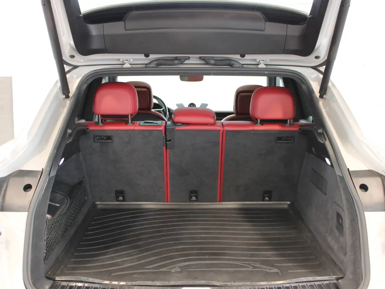 Porsche Cayenne - Image 28