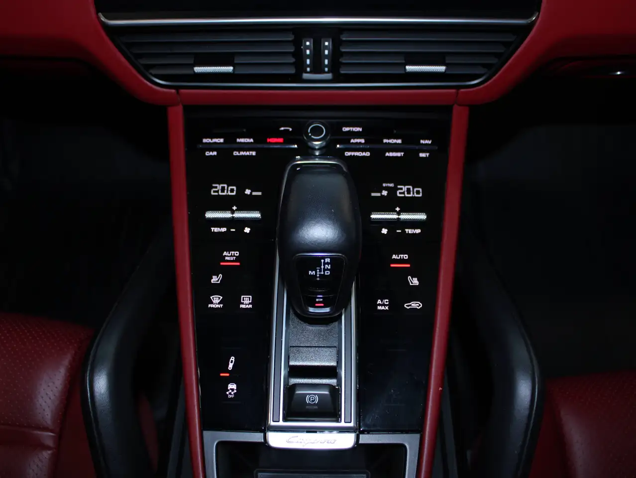 Porsche Cayenne - Image 26