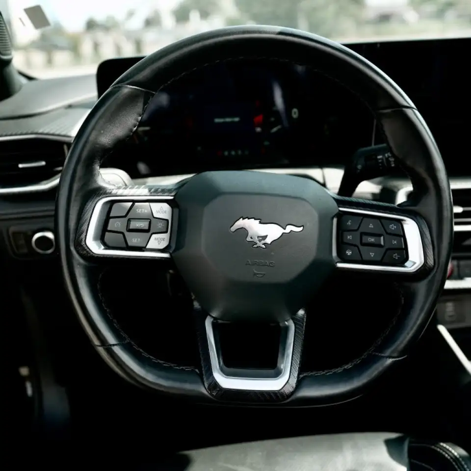 Ford Mustang - Image 9