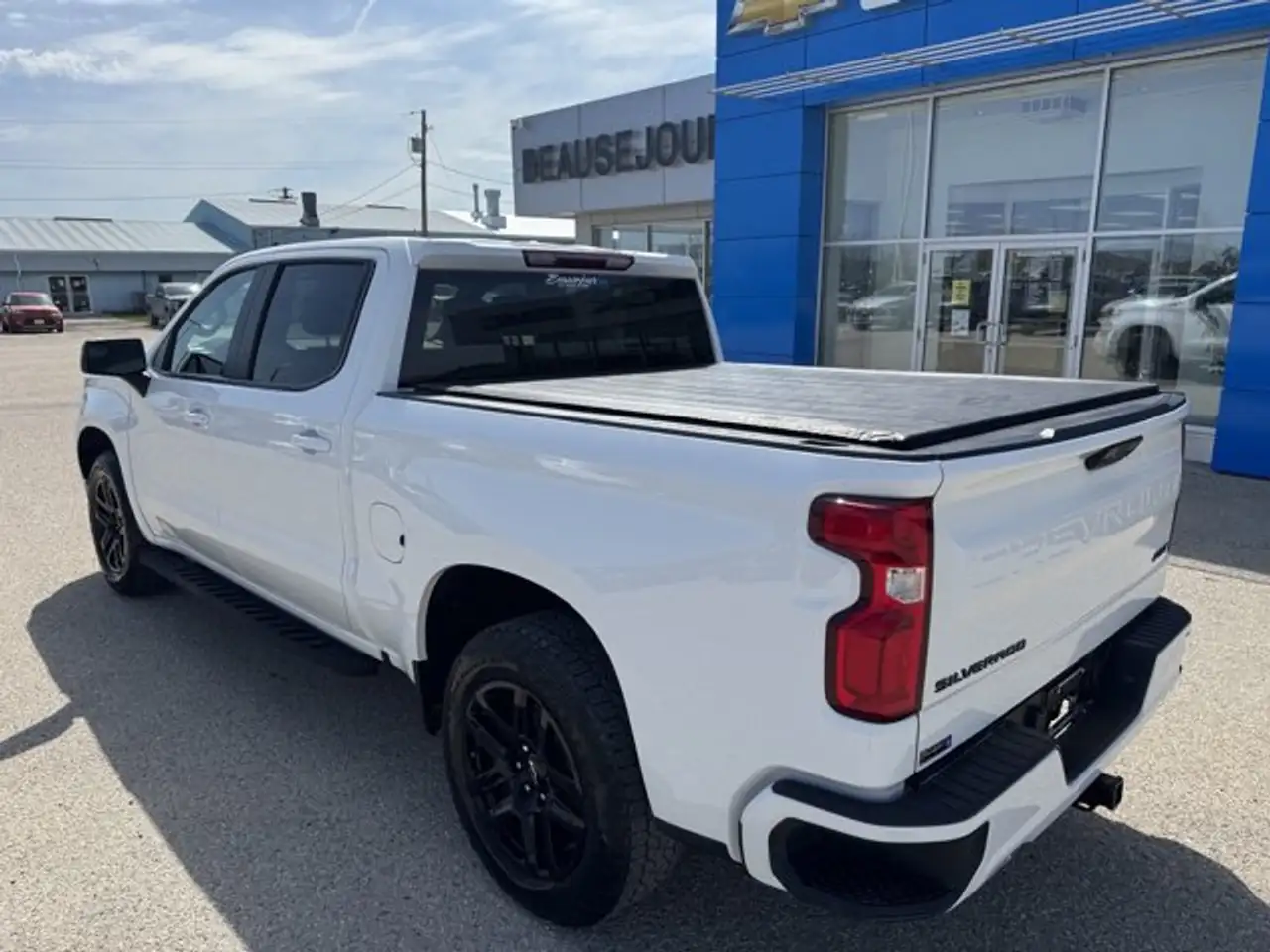 Chevrolet Silverado 1500 - Image 7