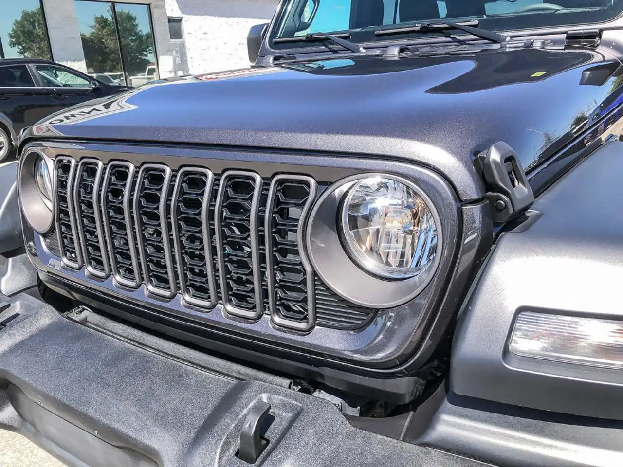 Jeep Wrangler - Image 11