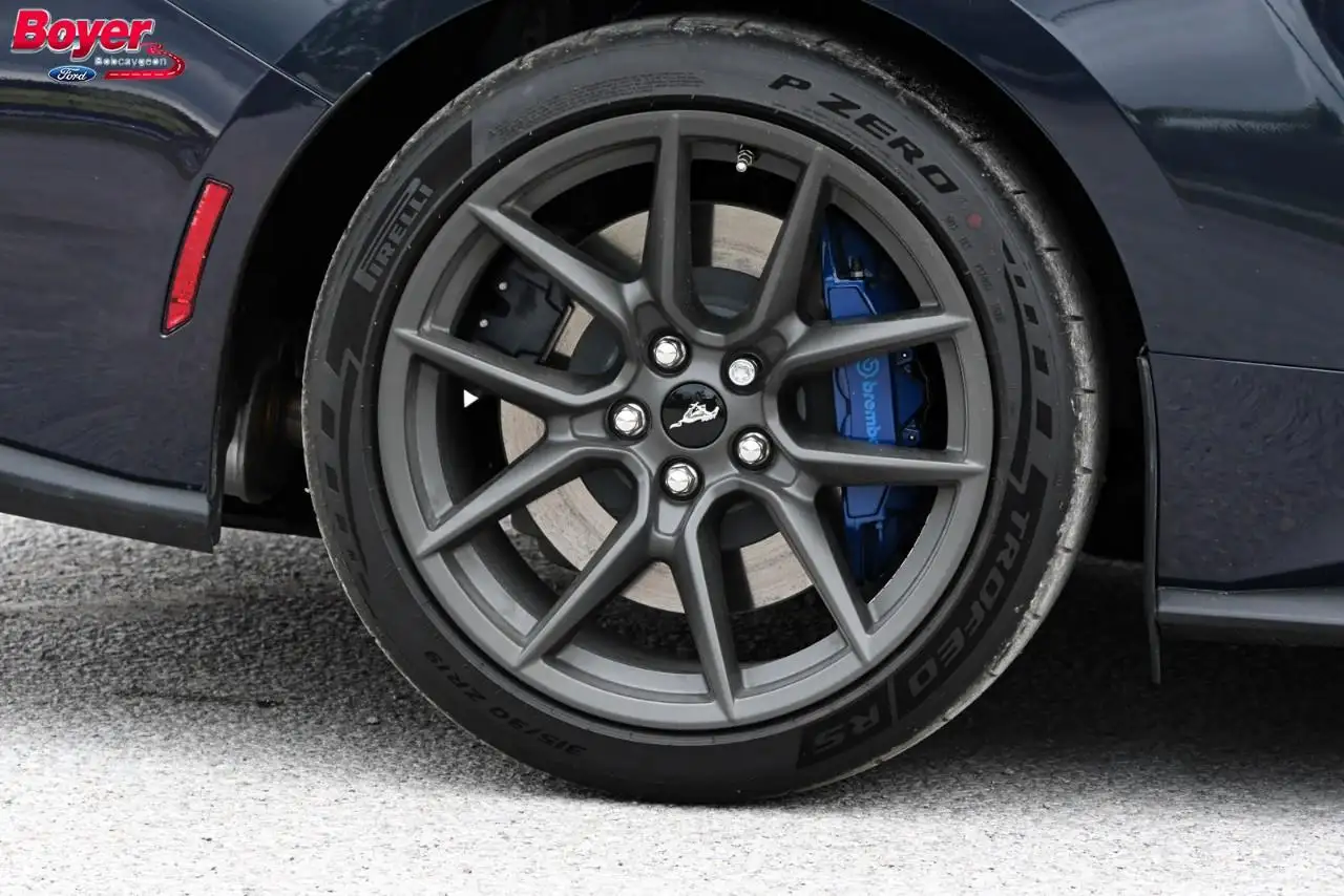 Ford Mustang - Image 6