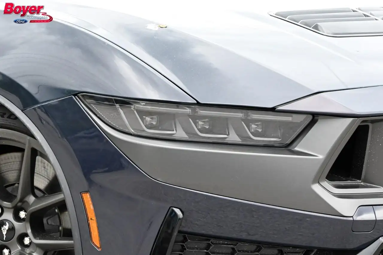 Ford Mustang - Image 2