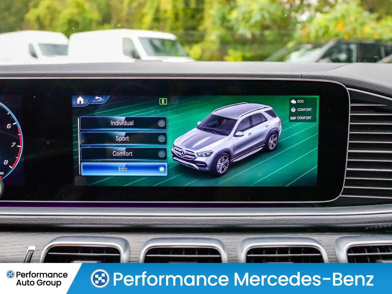 Mercedes-Benz GLE - Image 25