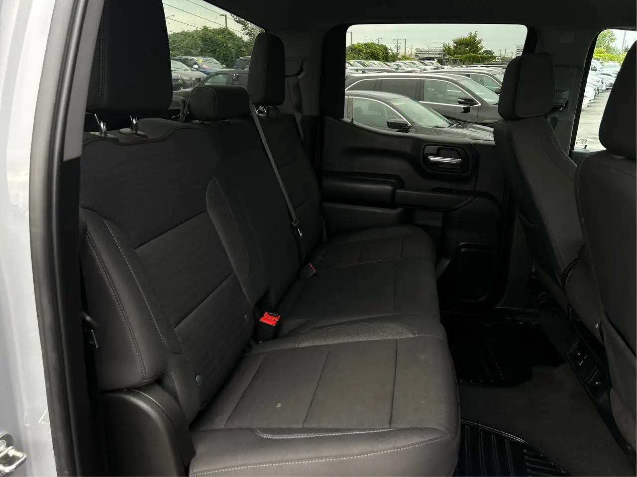 Chevrolet Silverado 1500 - Image 17