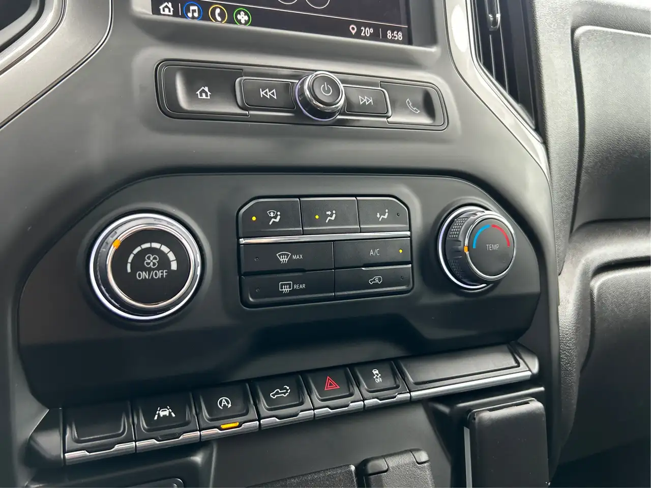 Chevrolet Silverado 1500 - Image 23