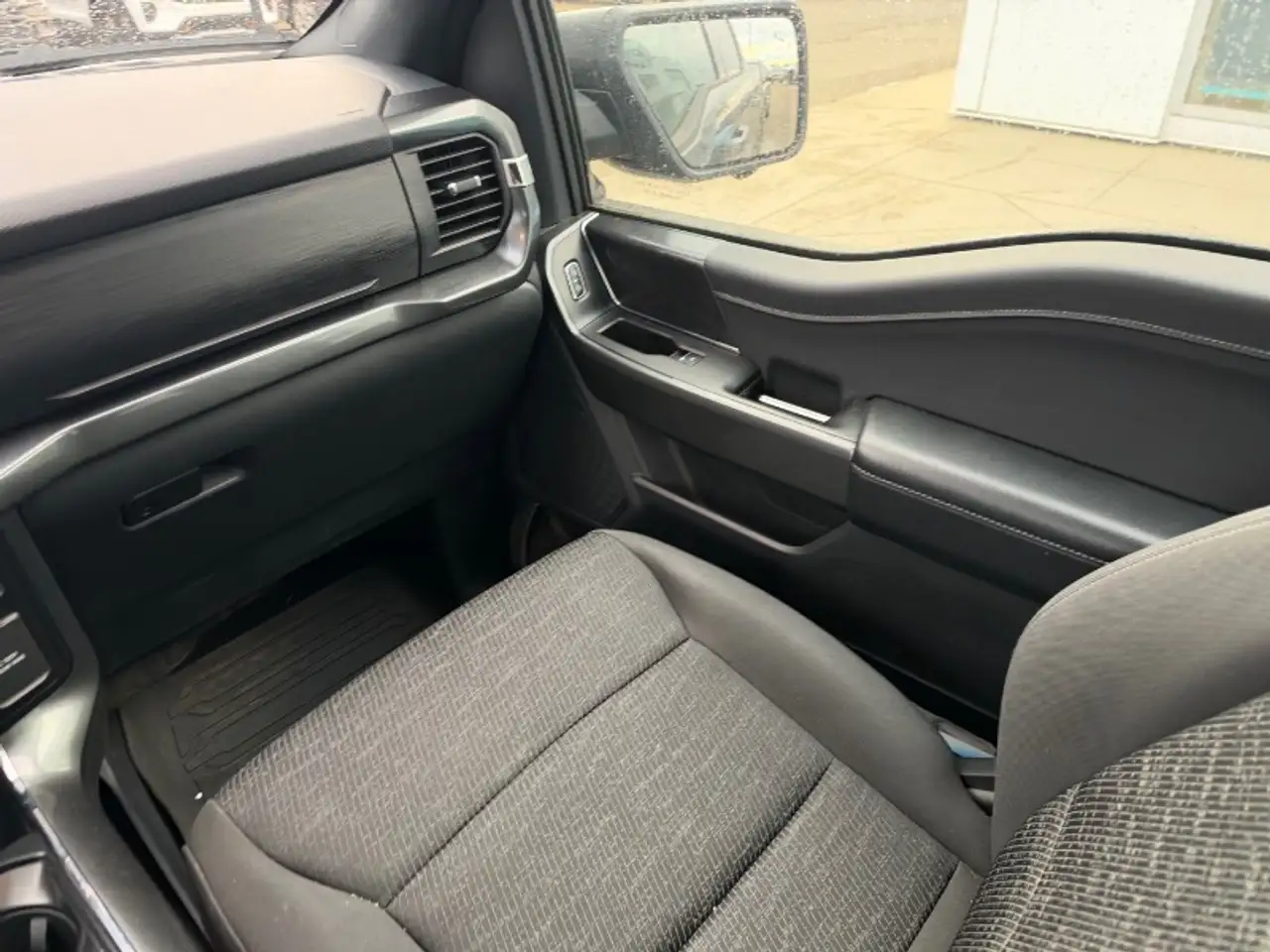 Ford F-150 - Image 13