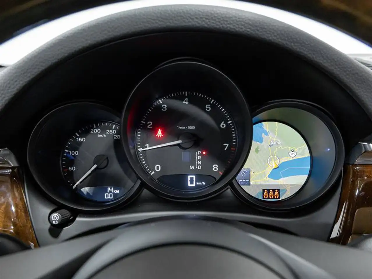 Porsche Macan - Image 14
