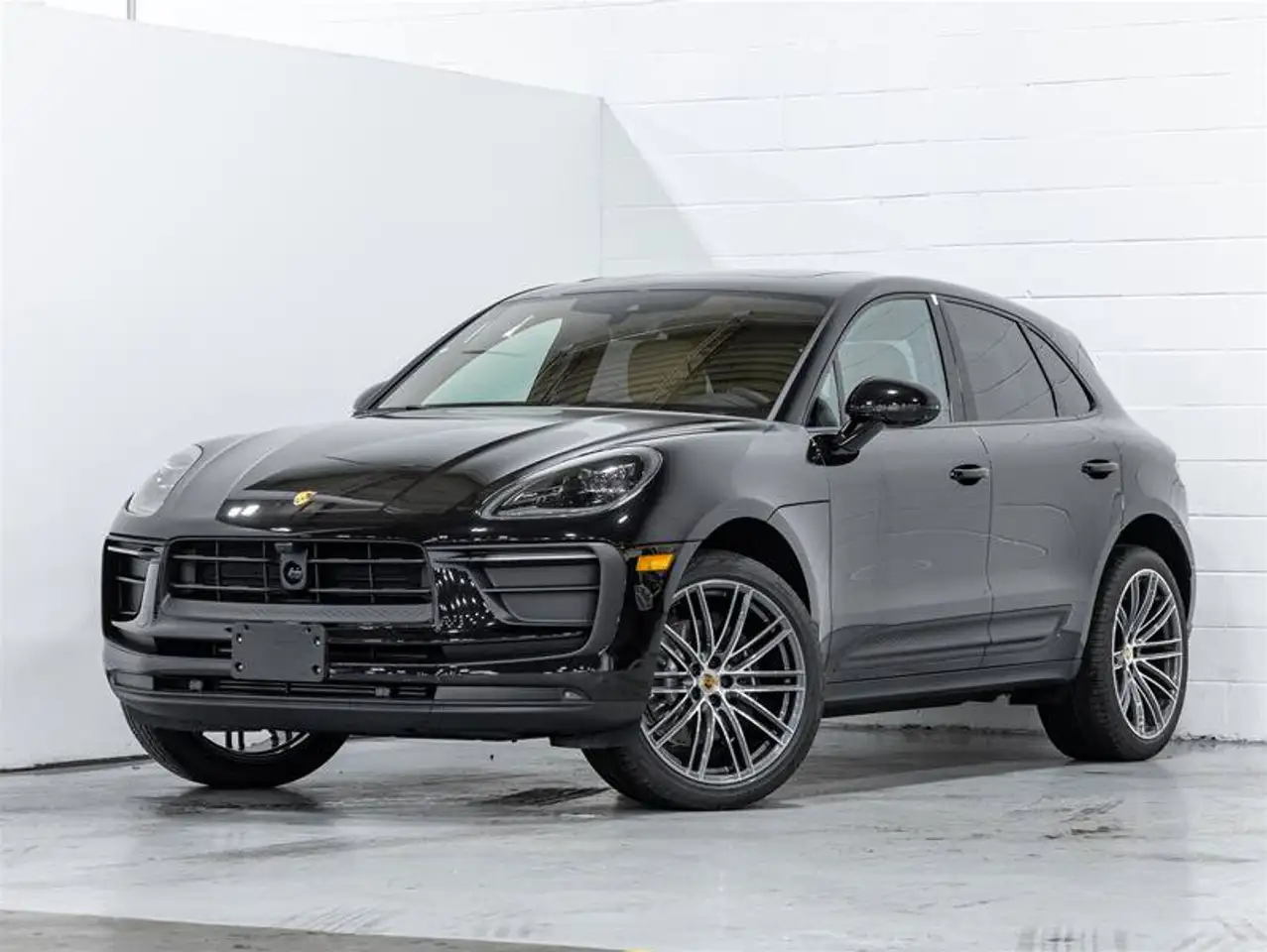 Porsche Macan - Image 1