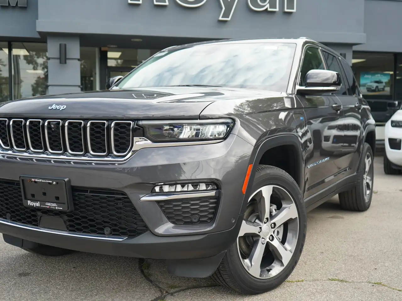Jeep Grand Cherokee - Image 3