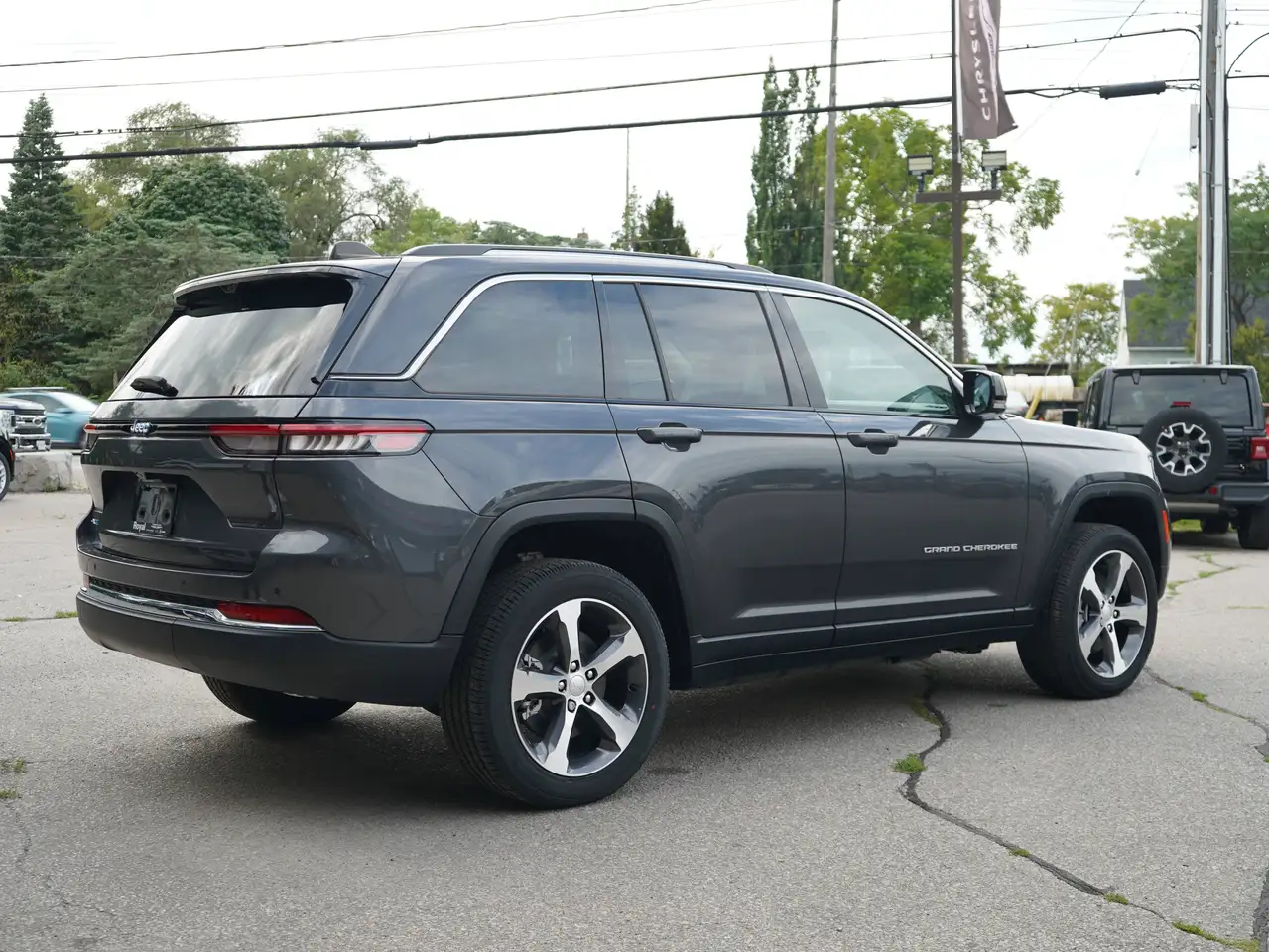 Jeep Grand Cherokee - Image 8