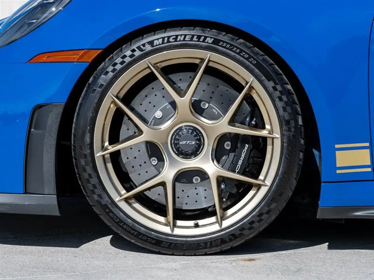 Porsche 911 - Image 16