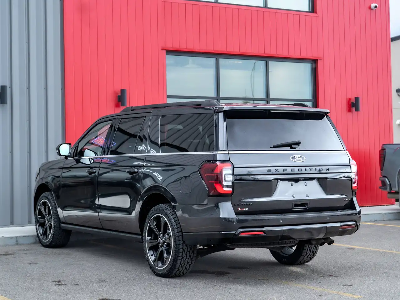 Ford Expedition - Image 8