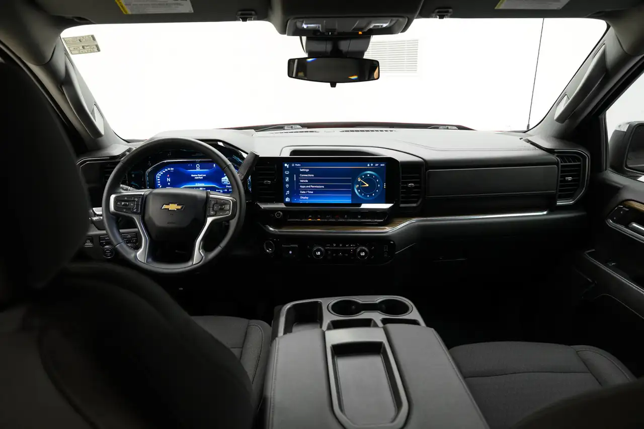 Chevrolet Silverado 1500 - Image 24