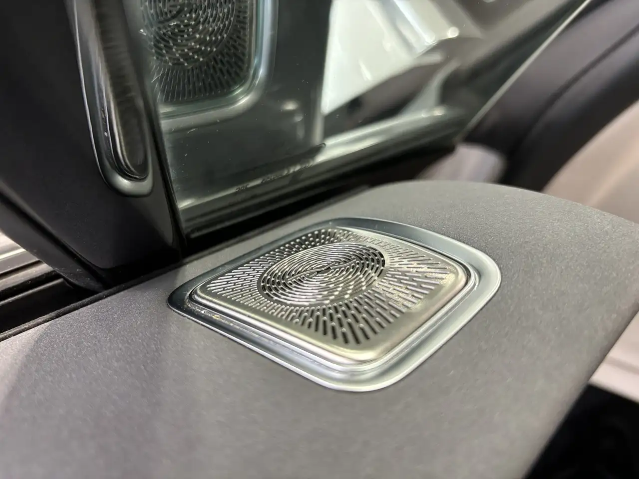 Mercedes-Benz EQS - Image 21