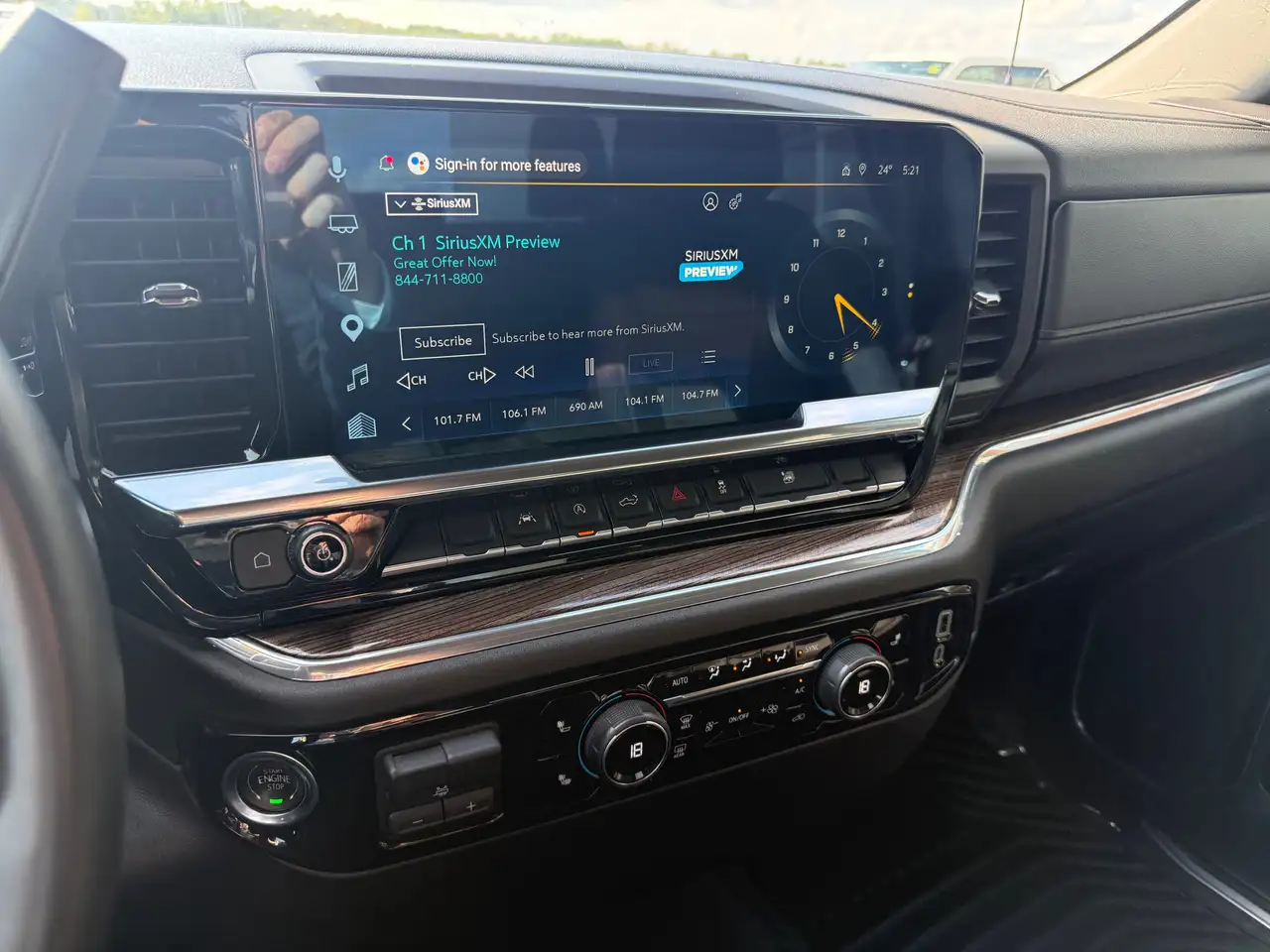 Chevrolet Silverado 1500 - Image 26
