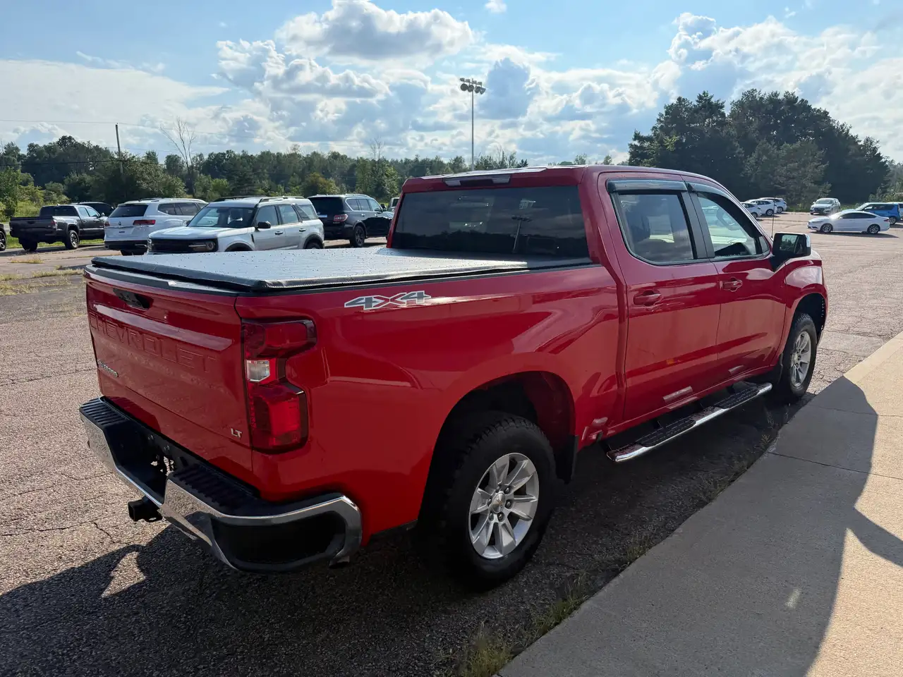 Chevrolet Silverado 1500 - Image 11