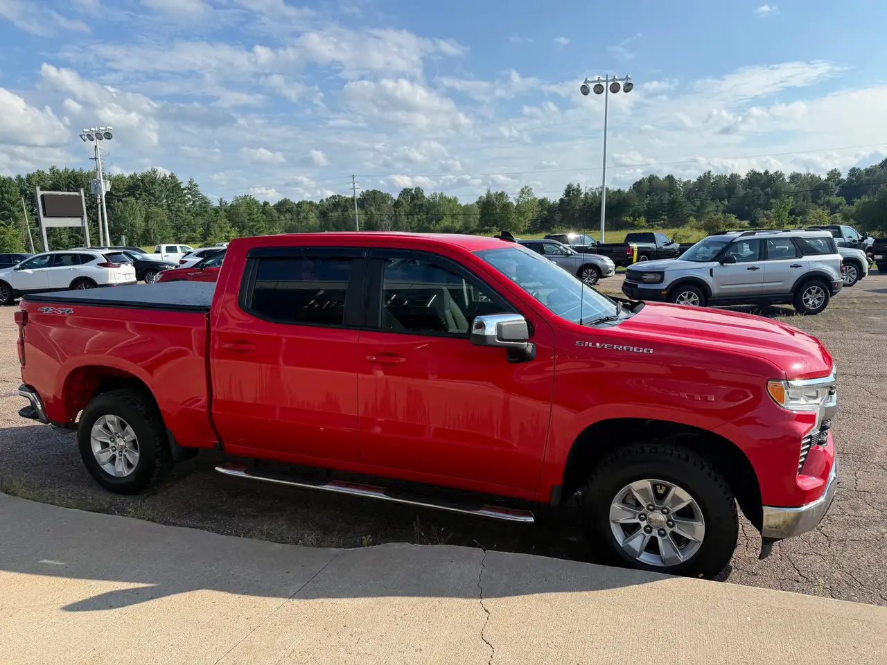 Chevrolet Silverado 1500 - Image 8