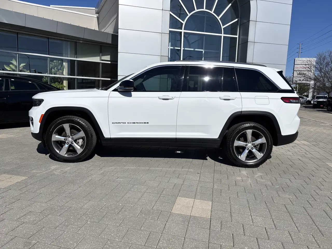 Jeep Grand Cherokee - Image 4
