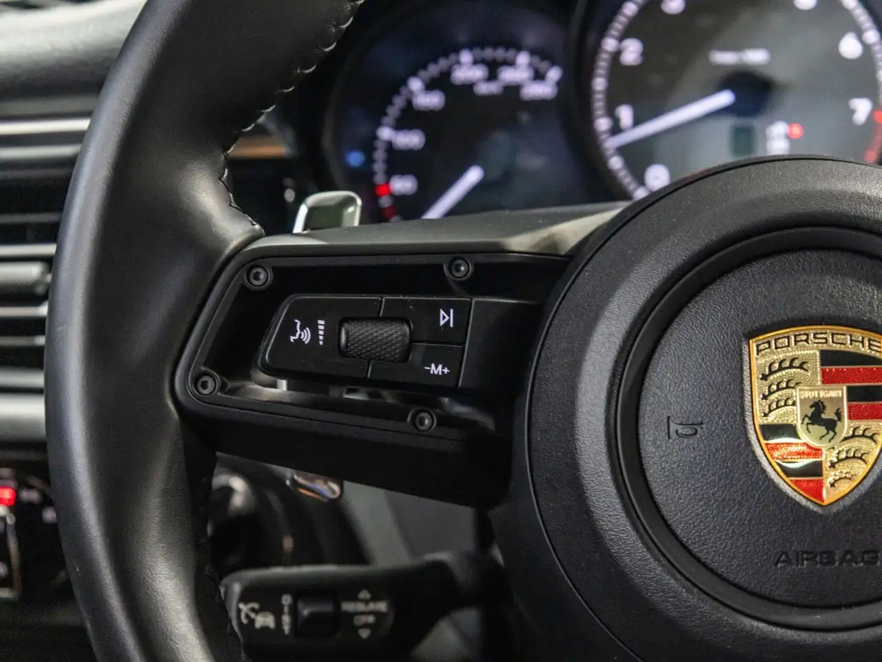 Porsche Macan - Image 19