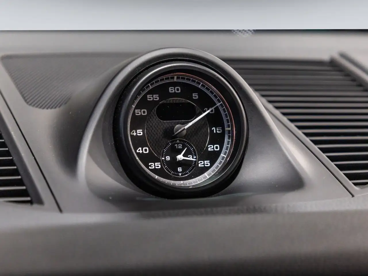 Porsche Macan - Image 31