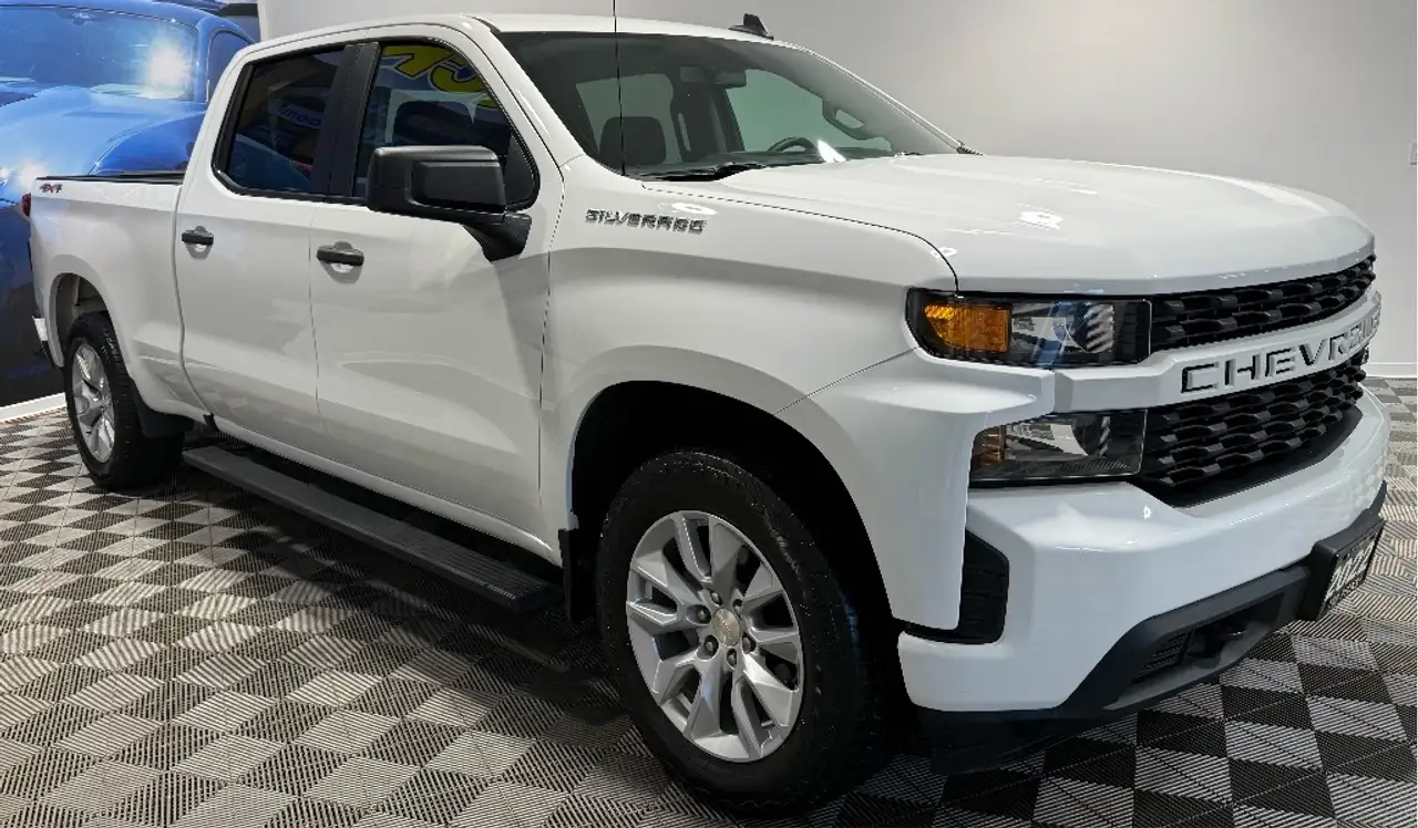 Chevrolet Silverado 1500 - Image 6