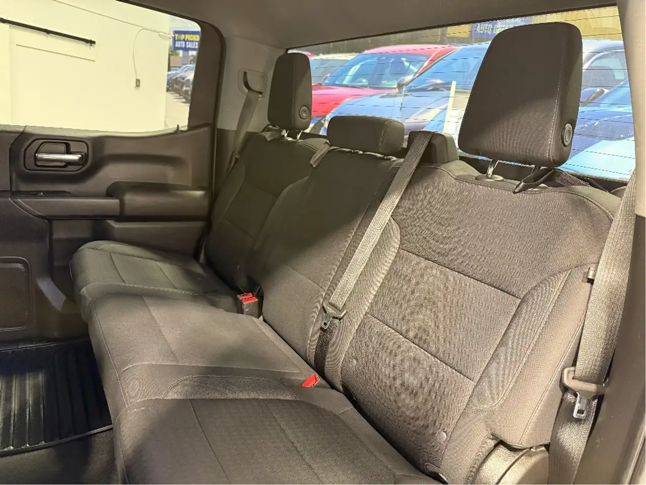 Chevrolet Silverado 1500 - Image 26