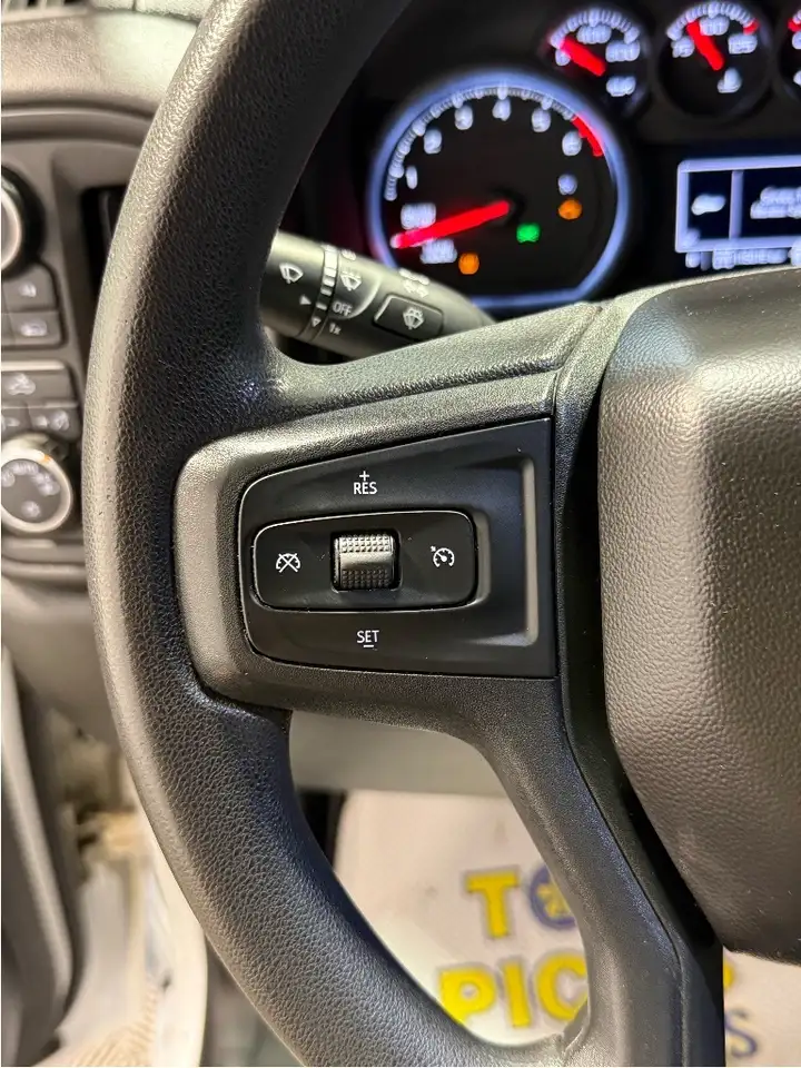 Chevrolet Silverado 1500 - Image 14