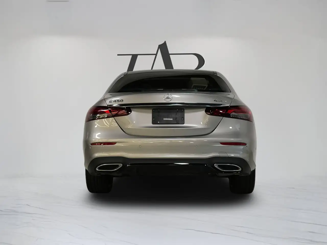 Mercedes-Benz E-Class - Image 7