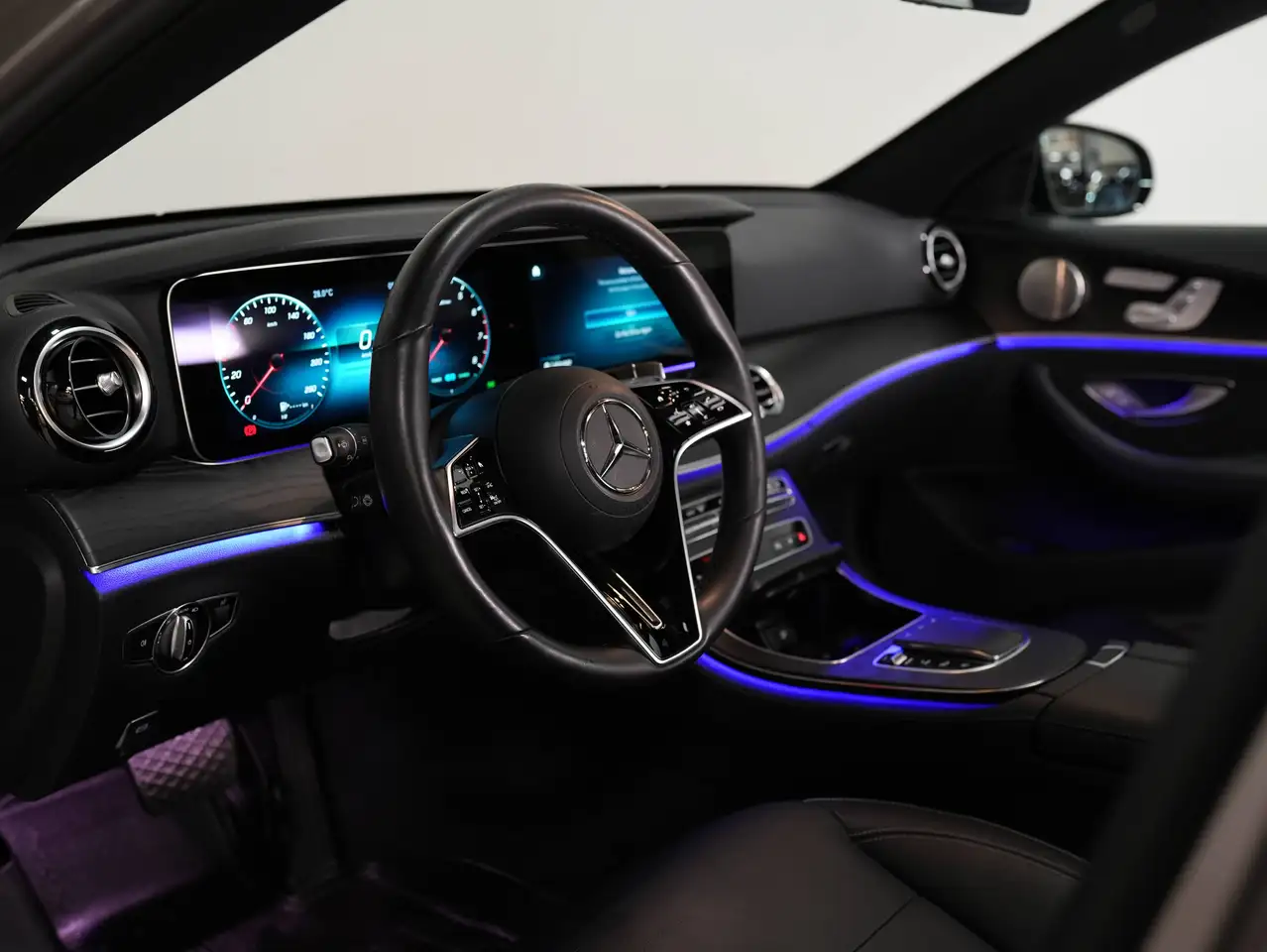 Mercedes-Benz E-Class - Image 9