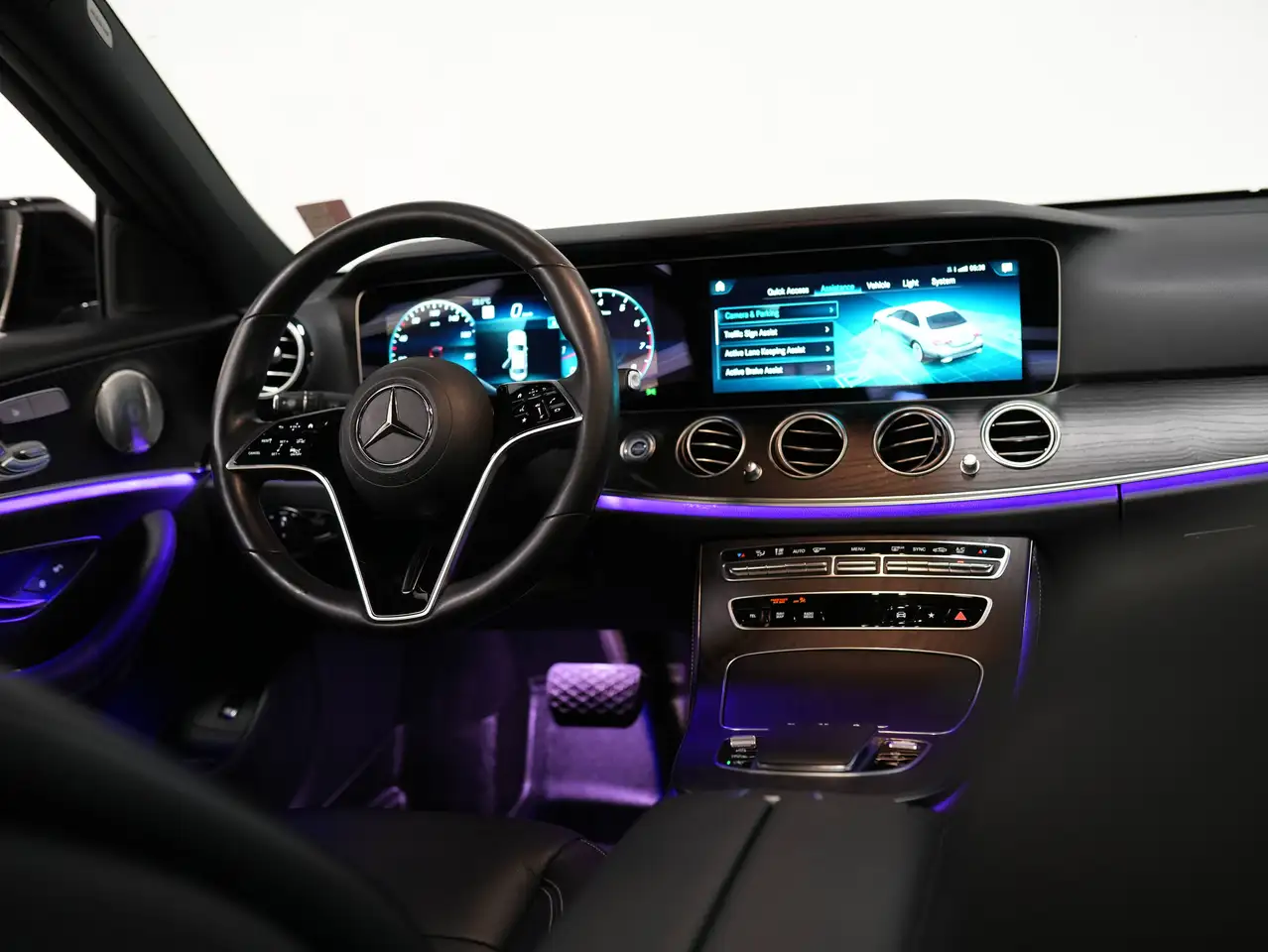 Mercedes-Benz E-Class - Image 13