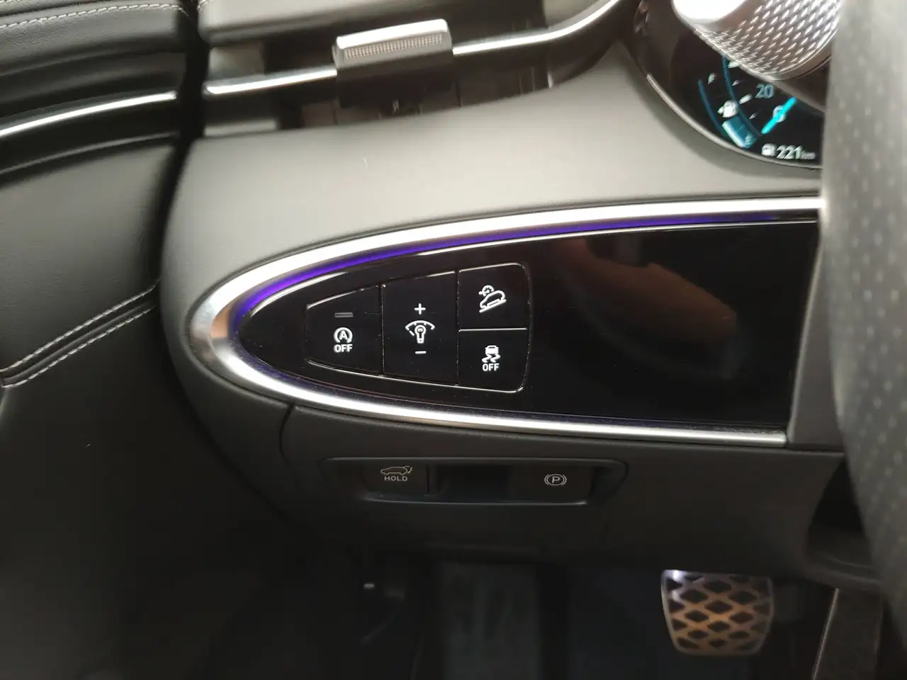 Genesis GV70 - Image 24