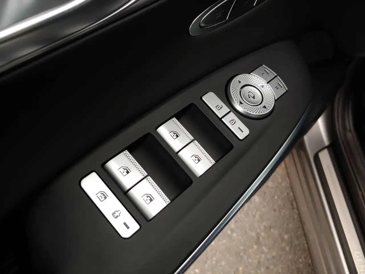 Genesis GV70 - Image 19