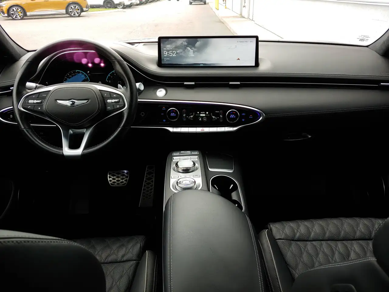 Genesis GV70 - Image 17