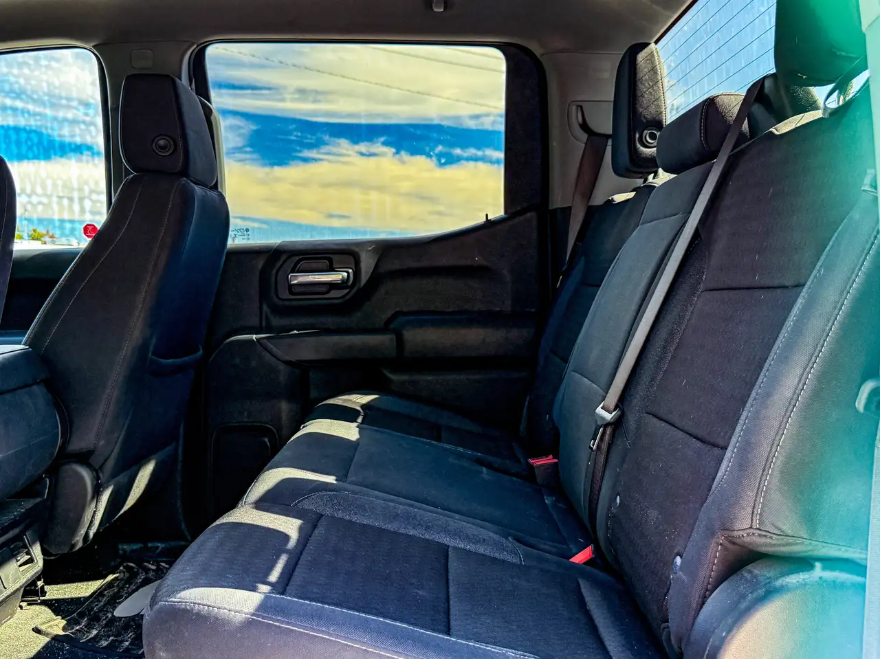Chevrolet Silverado 1500 - Image 19