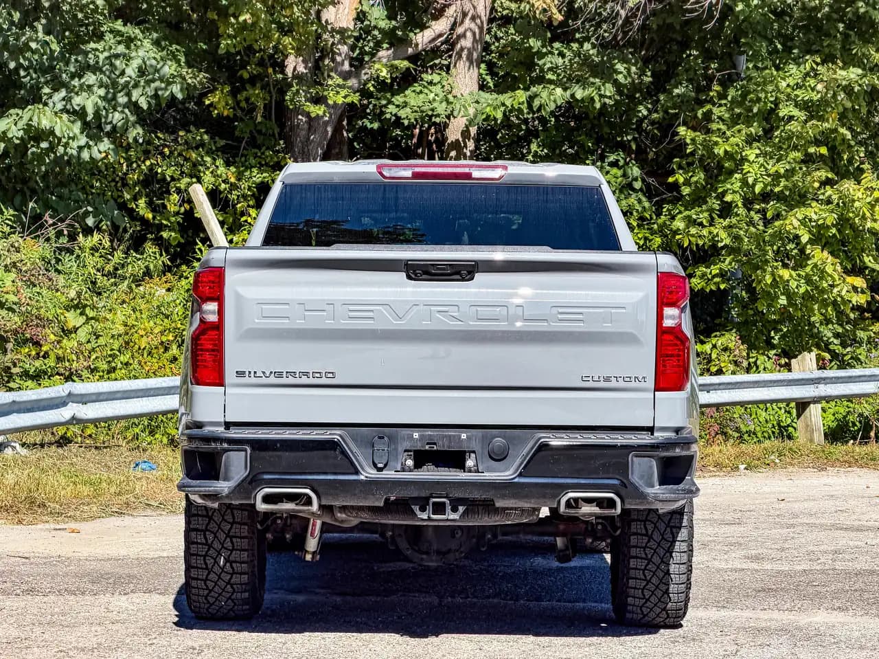Chevrolet Silverado 1500 - Image 9