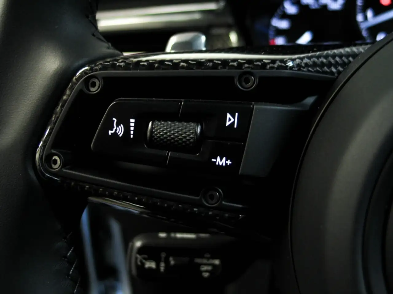 Porsche Macan - Image 8