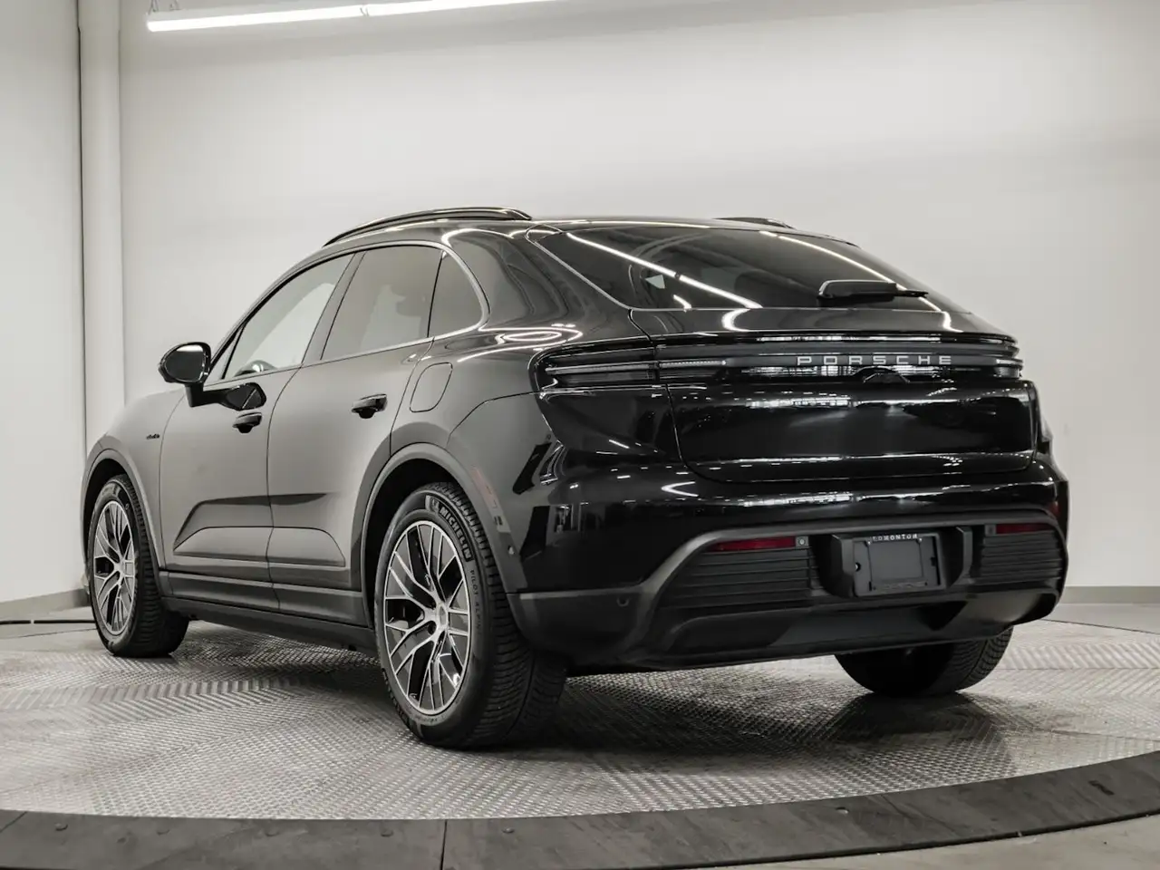 Porsche Macan - Image 3