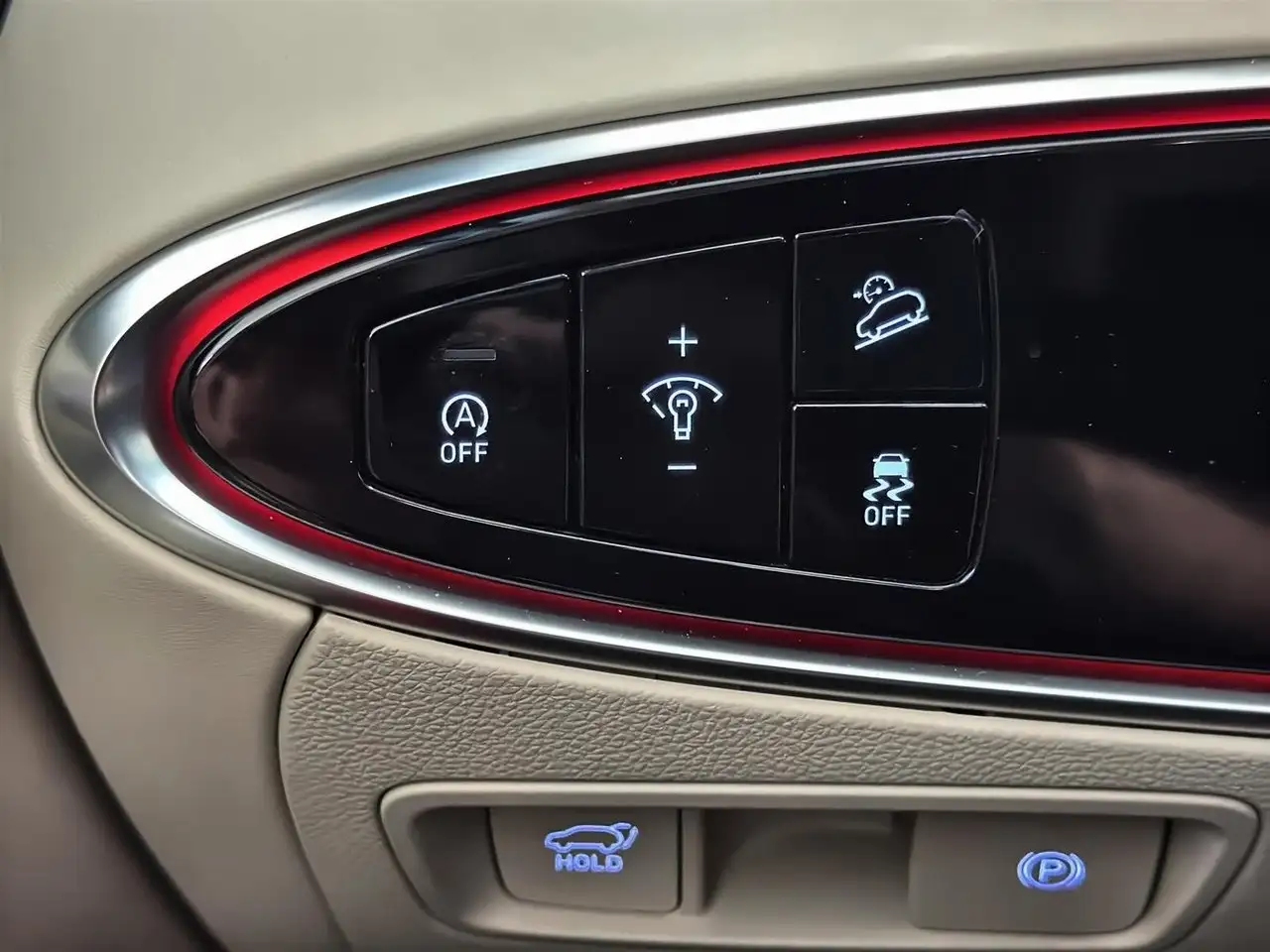 Genesis GV70 - Image 40