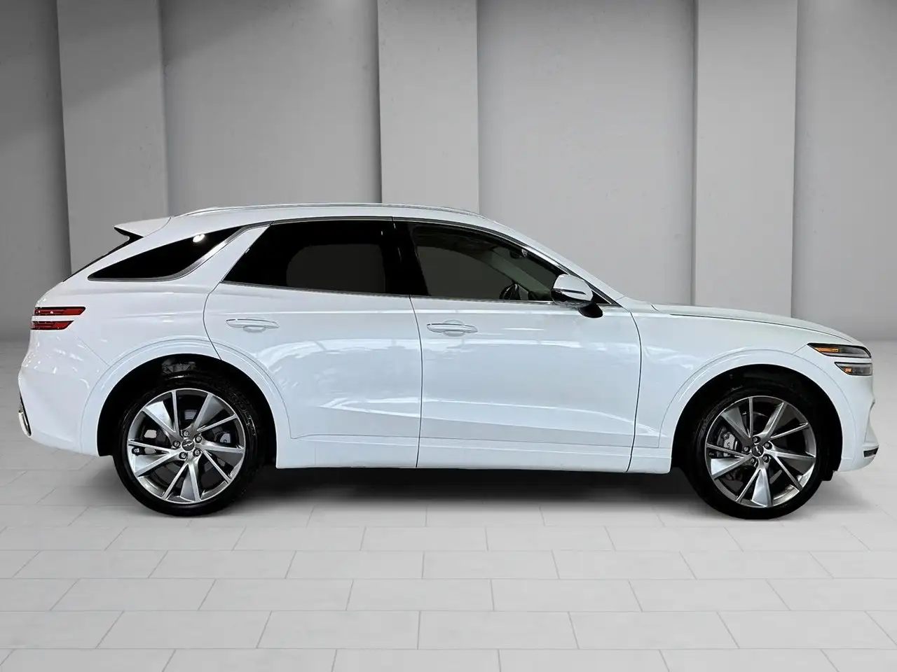 Genesis GV70 - Image 17