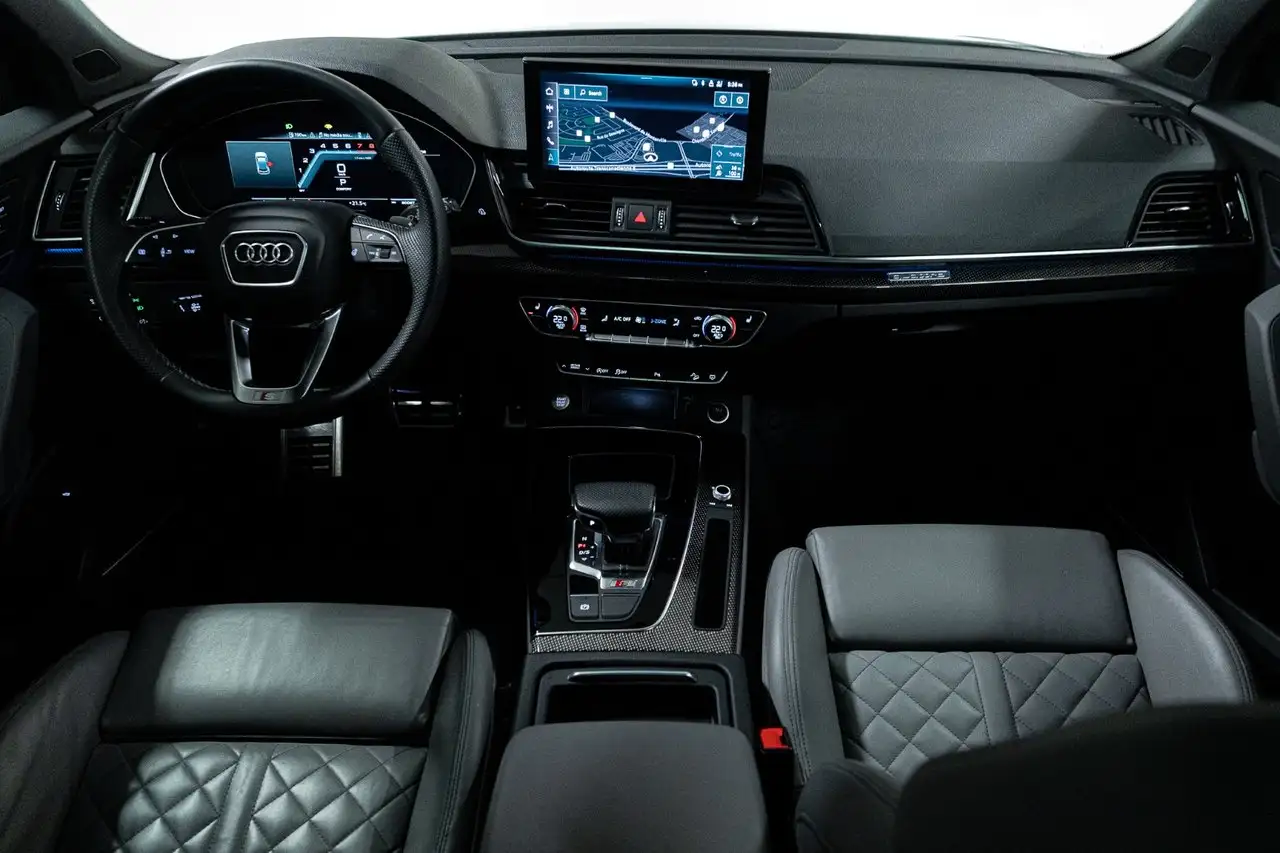 Audi SQ5 - Image 23