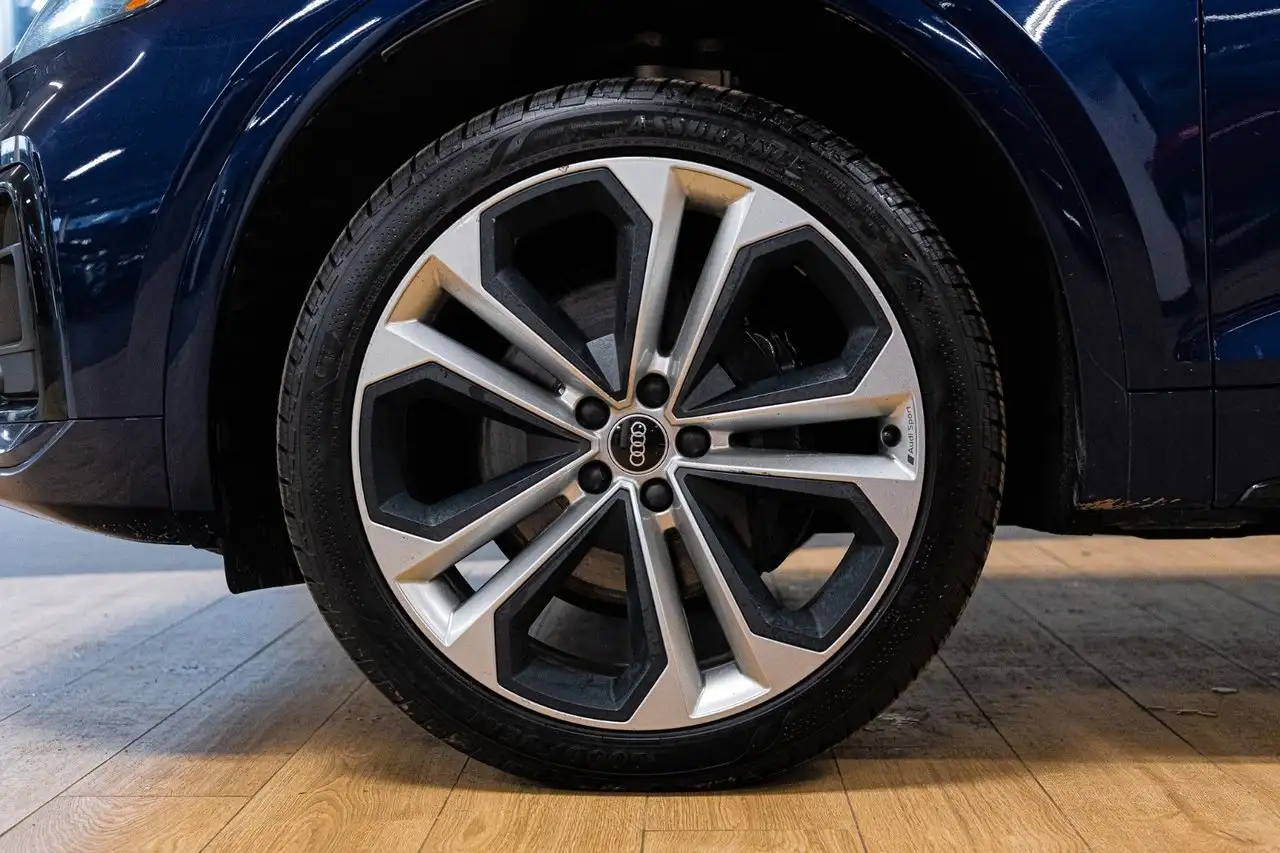 Audi SQ5 - Image 6