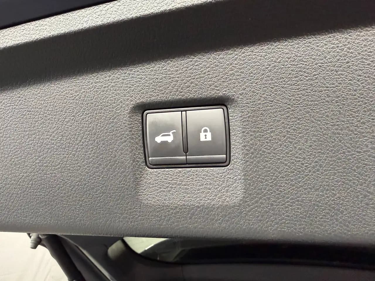 Infiniti QX60 - Image 25