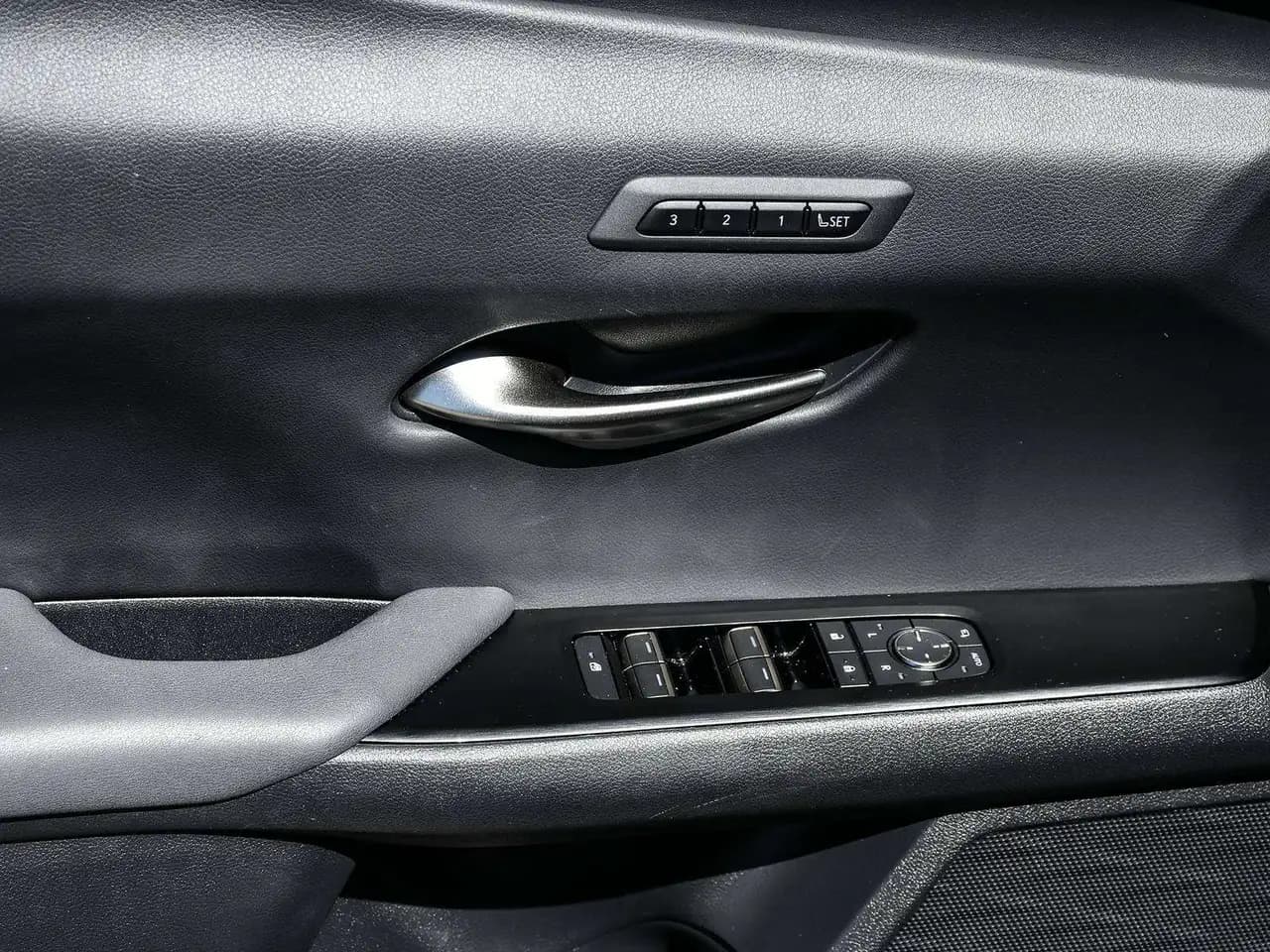 Lexus UX - Image 13