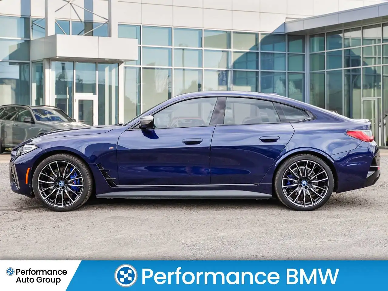 BMW i4 - Image 3