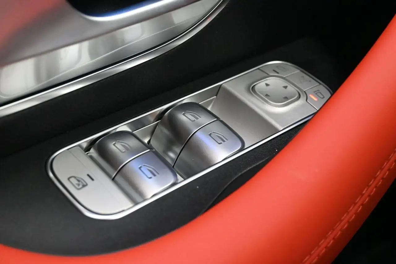 Mercedes-Benz GLE - Image 14