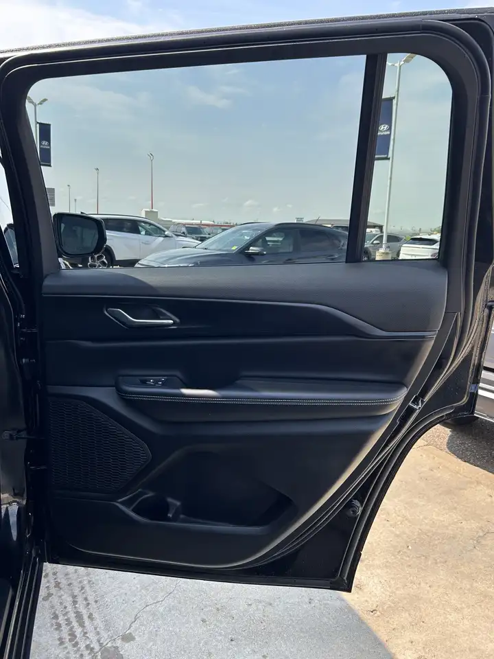 Jeep Grand Cherokee - Image 8