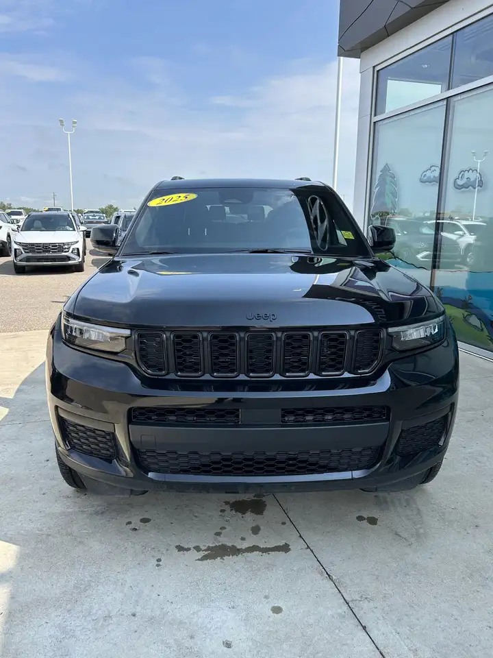 Jeep Grand Cherokee - Image 2